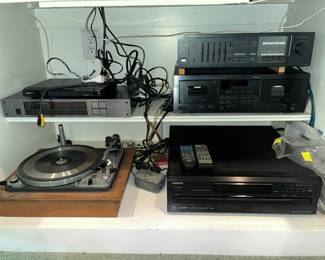 SOMEM GREAT VINTAGE STEREO EQUIPMENT - WORKING!