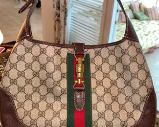 Verified - genuine GUCCI purse!