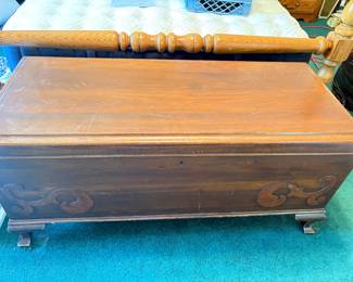 Lakeside Craft Shop Wisconsin Blanket Chest!