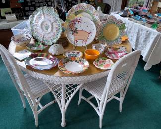 Antique Wicker Round Table & 4 Chairs