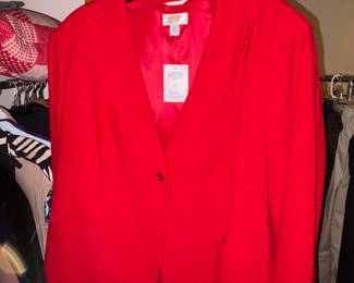 Hundreds of Size 3X Women's Clothing!
