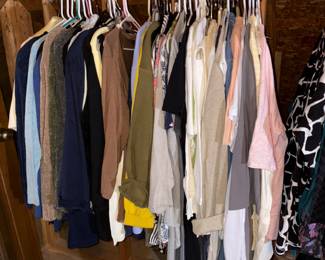 Hundreds of Size 3X Women's Clothing - Many With Tags!