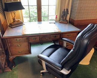 Deluxe Office Desk & Adjustable Chair!