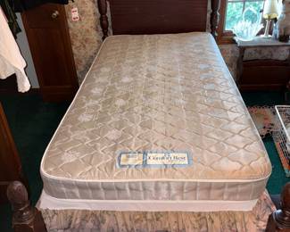 Antique Twin Wood Bed w/Mattress!