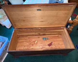 Lakeside Craft Shop Wisconsin Blanket Chest!