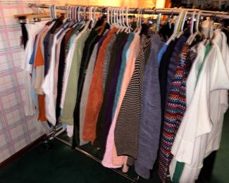 Hundreds of Size 3X Women's Clothing - Many With Tags!