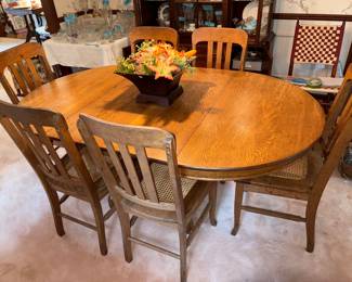 Antique Oak Table W/Cane Seat Chairs & 3 Leaves!
