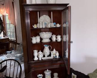 Vtg Mahogany Corner Cabinet!
