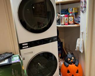 There is a stackable washer & dryer, too.