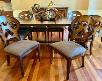 Dining Room Elegance:
Featuring a stunning Arhaus Tuscany 118” Double Pedestal Dining Table, paired with eight Arhaus Jordan Bell’Arte dining chairs — a timeless, artisan-crafted set with Old World charm. Additionally, two Camden upholstered accent chairs are available and priced separately.
