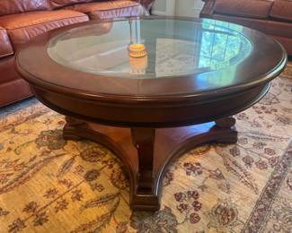 Round Glass Top with Pedestal Base Coffee Table (40"D x 20"H)
