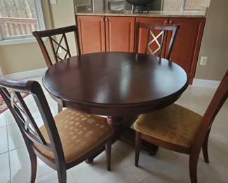 Kitchen Table and Chairs expandable