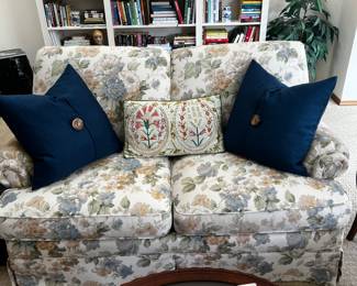 Flexsteel loveseat