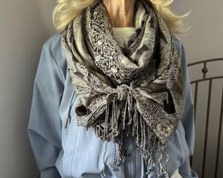 Black & White Paisley Pashmina Scarf