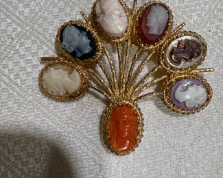 Gold and Cameo Pin with Appraisal