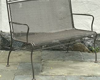 PROBABLY WOODARD Wrought Iron Bench |
Wrought iron outdoor/patio bench with a floral design along the top edge. Similar to Woodard Furniture designs. Includes cushions. - w. 46 x d. 22 in