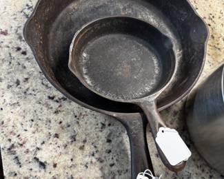 Yes my dear that is a Griswold. Next photo shows its markings!