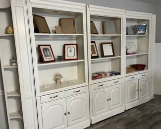 bookcase/shelving unit, very nice