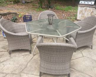 Nice patio table w 4 Rattan chairs