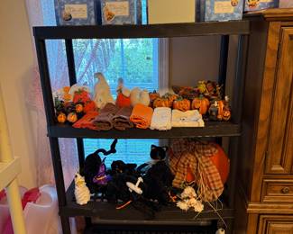 More decor