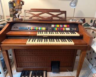 Lowery Organ