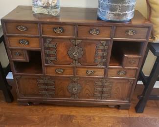 Oriental chest
