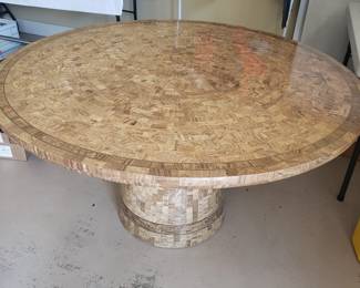 Pedestal table