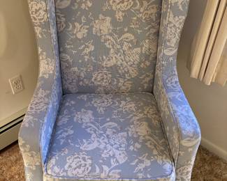 nice occasional chairs throughout