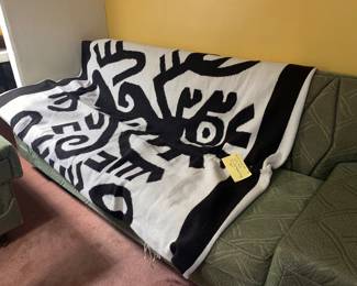 Black and White Mexican Wool Rug 80x80