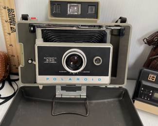 VINTAGE CAMERA COLLECTION- POLAROID 330 LAND CAMERA; ARGUS C3; LIGHT METER