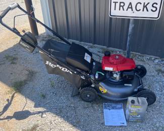 HONDA TWIN BLADE SELF PROPELLED EASY START/ AUTO CHOKE LAWN MOWER 3-N-1 SYSTEM