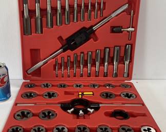 TEKTON TAP & DIE SET MADE OF HARDENED TUNGSTEN ALLOY HIGH- SPEED STEEL-