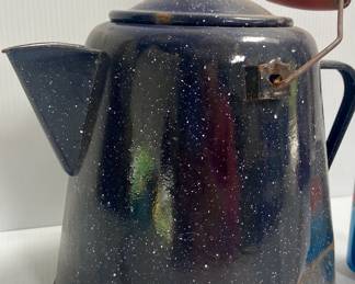 VINTAGE ENAMELWARE COWBOY COFFEE POT - SPECKLED ENAMEL FINSIH & WOODEN HANDLE