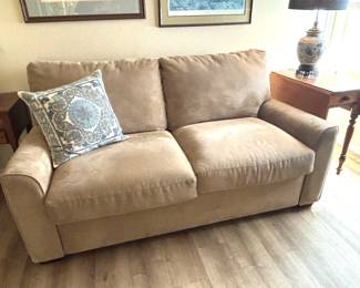 Pull out couch