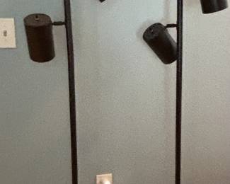 Standing floor lamp(s) 64H