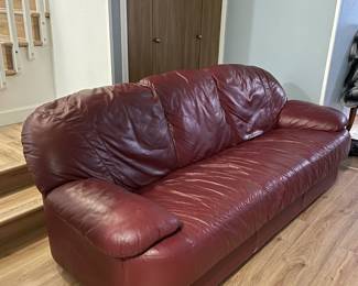 Soft leather makes this a great sofa to lounge on while hanging out in your media room. It's very comfortable, and it's easy to get a good nap on!
30.5x34x80