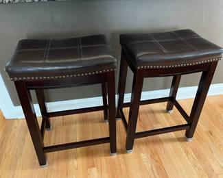(2) stools