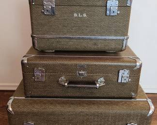 Vintage Wheary luggage set