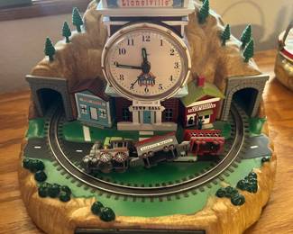 Cool Lionel train clock!