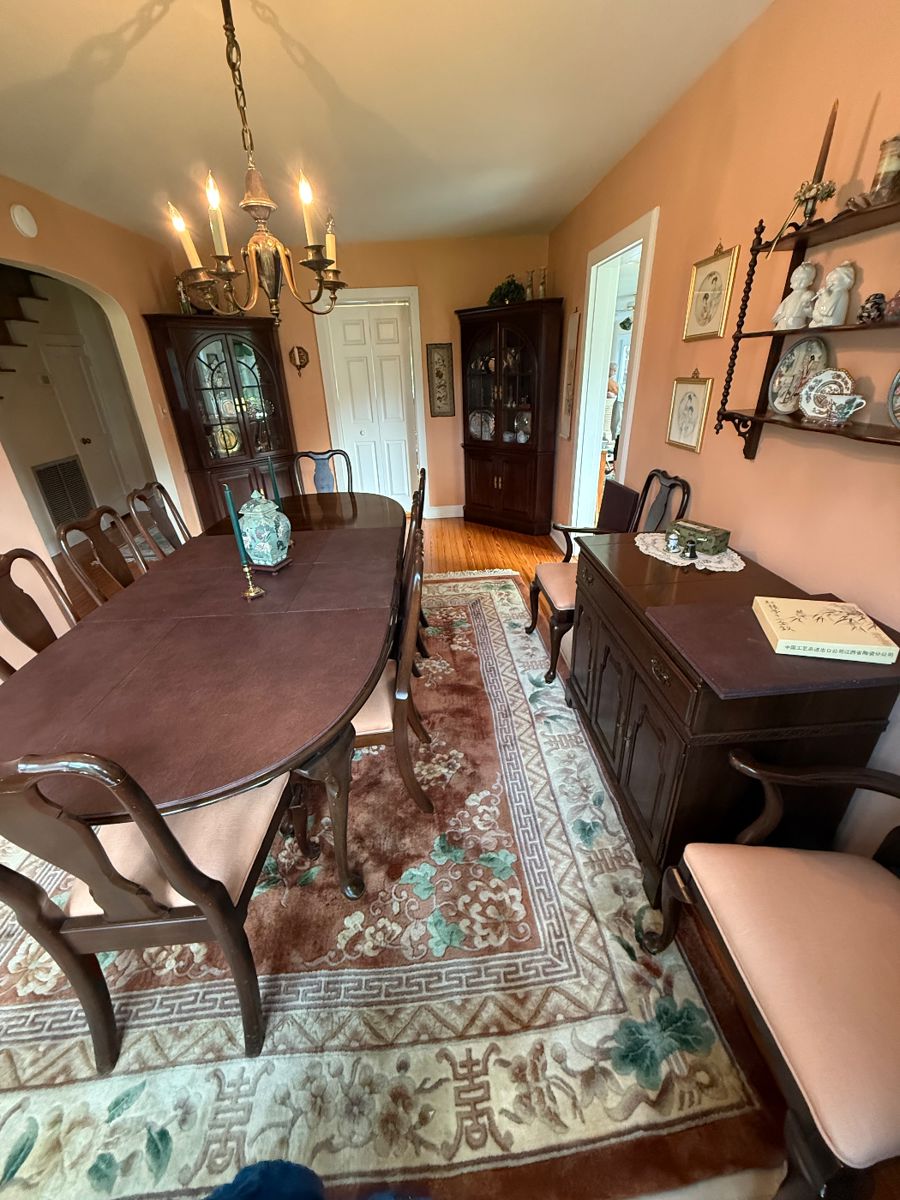 Ethan Allen Queen Anne Dining Table/10 Chairs
