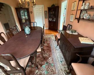Ethan Allen Queen Anne Dining Table/10 Chairs