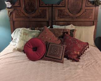Antique bed 