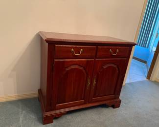 Well crafted mahogany Server by Knob Creek