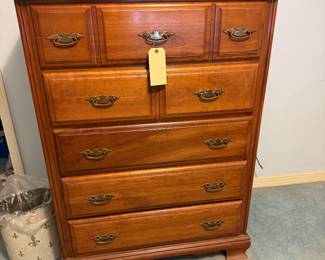 Maple chest of drawers