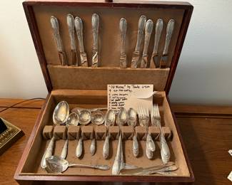 Old Mirror by Towle Sterling. 9 5 pc place settings
64 piece set
