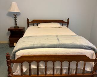 Maple Queen Bed