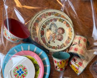 Vintage children's dishes