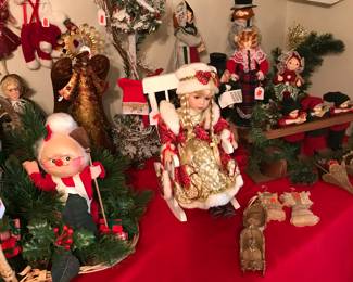 Figurines galore!