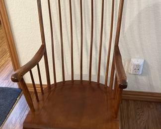 Vintage Large Wooden Rocking Chair
23 x 28 x 43