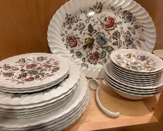 Johnson Brothers "Stafford shire Bouquet" dish set
